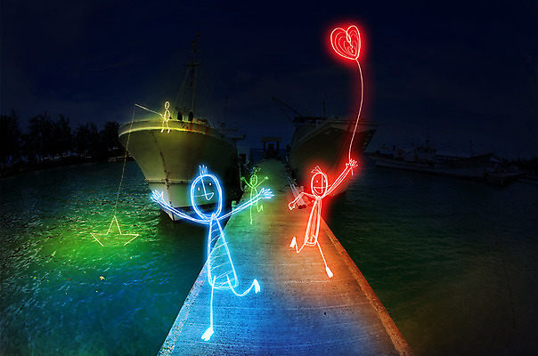 PSD 편집 편집이미지 바다 백그라운드 상상 포토일러 낚시 사람 여러명 빛 항구 광선 야간 합성 네온 라이트페인팅 선박 네온아트 이미지편집 자연요소 다수 수상교통 교통시설 페인팅 레저 파일형식