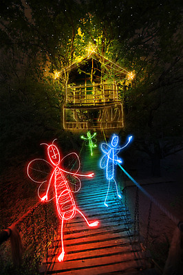 PSD 나무 편집 편집이미지 백그라운드 상상 포토일러 사람 세명 빛 광선 오두막 벌 합성 네온 라이트페인팅 가교 네온아트 이미지편집 식물 건축물 곤충 페인팅 파일형식