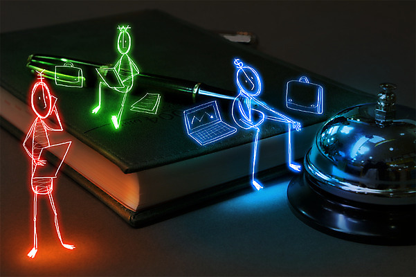 PSD 편집 편집이미지 백그라운드 비즈니스 상상 포토일러 사람 책 세명 빛 광선 업무 합성 네온 라이트페인팅 네온아트 이미지편집 페인팅 작업 파일형식