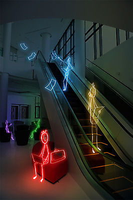 PSD 편집 편집이미지 백그라운드 비즈니스 상상 포토일러 사람 여러명 빛 광선 업무 합성 네온 에스컬레이터 라이트페인팅 네온아트 이미지편집 다수 페인팅 작업 파일형식