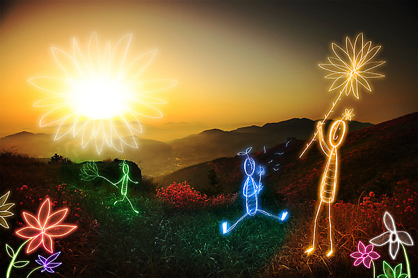 PSD 편집 편집이미지 계절 꽃 백그라운드 상상 포토일러 사람 세명 빛 일몰 봄 광선 합성 네온 라이트페인팅 네온아트 이미지편집 식물 페인팅 노을 파일형식