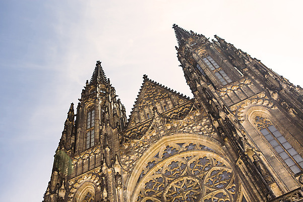 포토 JPG 주간 해외풍경 해외 유럽 로우앵글 유럽풍경 하늘 풍경 사람없음 야외 성당 체코 프라하 성비투스성당 국내포토 자연요소 나라 뷰포인트 종교건축 파일형식