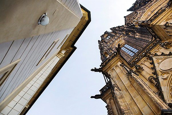 포토 JPG 주간 해외풍경 해외 유럽 로우앵글 유럽풍경 하늘 풍경 사람없음 야외 건물 성당 체코 프라하 성비투스성당 국내포토 자연요소 건축물 나라 뷰포인트 종교건축 파일형식