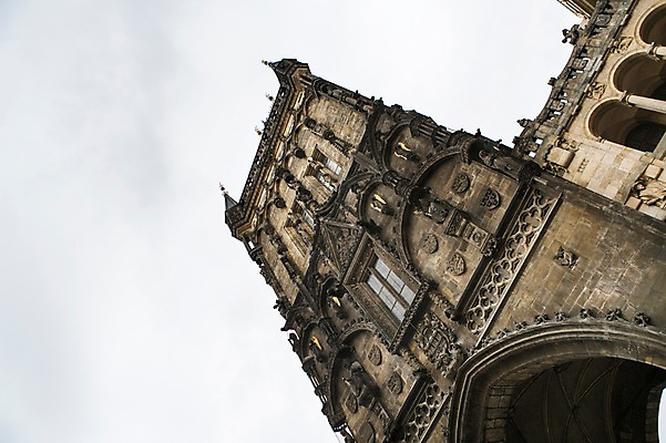 포토 JPG 주간 해외풍경 해외 유럽 로우앵글 유럽풍경 하늘 풍경 사람없음 야외 체코 프라하 화약탑 국내포토 자연요소 나라 뷰포인트 탑 파일형식