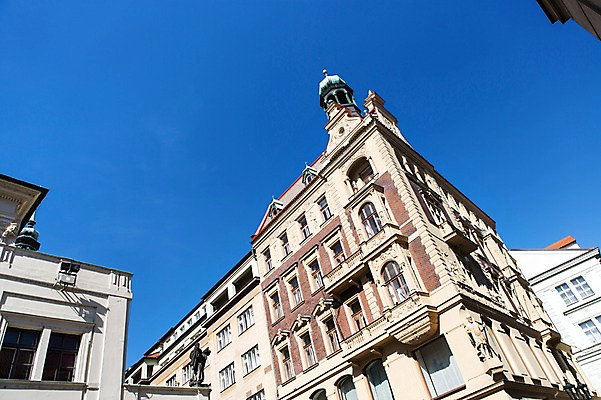 포토 JPG 주간 해외풍경 해외 유럽 로우앵글 유럽풍경 하늘 풍경 사람없음 야외 건물 체코 프라하 국내포토 자연요소 건축물 나라 뷰포인트 파일형식