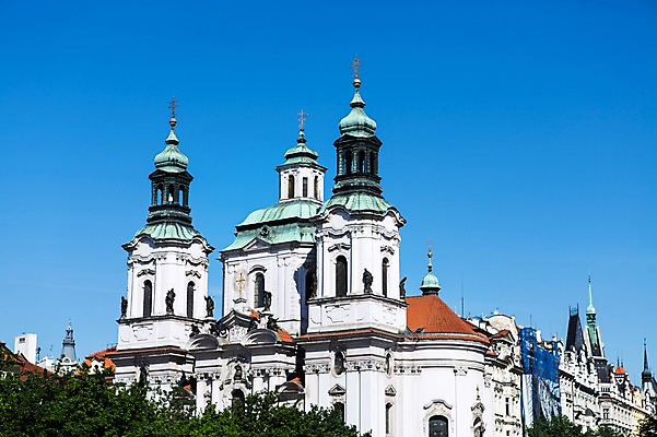 포토 JPG 주간 해외풍경 해외 유럽 유럽풍경 하늘 풍경 사람없음 야외 건물 성당 체코 프라하 성니콜라스성당 국내포토 자연요소 건축물 나라 종교건축 파일형식