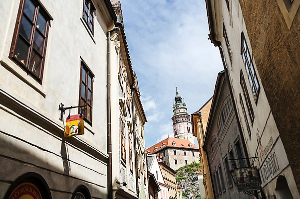 포토 JPG 주간 해외풍경 해외 유럽 유럽풍경 하늘 풍경 사람없음 야외 건물 성 골목길 체코 체스키크룸루프 국내포토 자연요소 건축물 나라 길 파일형식