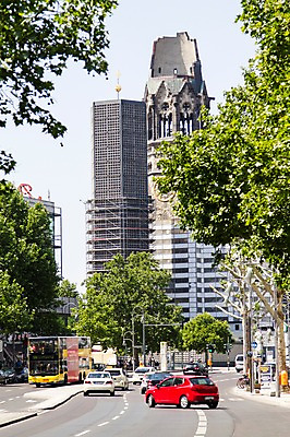 포토 JPG 주간 나무 식물 해외풍경 해외 유럽 도로 길 유럽풍경 자동차 독일 풍경 사람없음 야외 도시 베를린 국내포토 자연요소 나라 육상교통 교통시설 파일형식