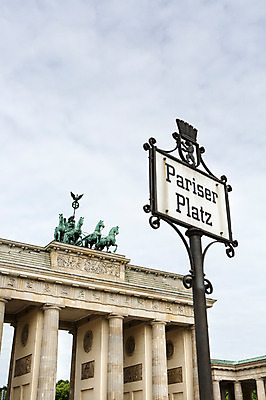 포토 JPG 주간 해외풍경 해외 유럽 유럽풍경 하늘 독일 풍경 사람없음 야외 표지판 베를린 브란덴부르크문 국내포토 자연요소 나라 알림판 파일형식