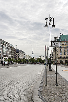 포토 JPG 주간 해외풍경 해외 유럽 가로등 유럽풍경 하늘 독일 풍경 사람없음 야외 도시 보행로 베를린 국내포토 자연요소 공공시설 나라 길 파일형식