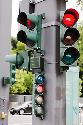 포토 JPG 주간 독일 사람없음 야외 신호등 베를린 국내포토 자연요소 유럽 파일형식