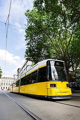 포토 JPG 주간 해외풍경 해외 유럽 육상교통 교통 유럽풍경 대중교통 독일 풍경 사람없음 야외 베를린 트램 국내포토 자연요소 나라 교통수단 파일형식