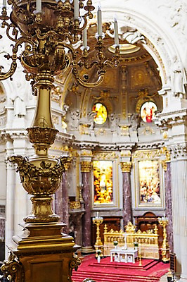 포토 JPG 해외풍경 해외 유럽 유럽풍경 독일 실내 풍경 사람없음 장식 성당 촛대 베를린 베를린성당 국내포토 나라 종교건축 내부 파일형식