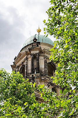 포토 JPG 주간 나무 식물 해외풍경 해외 유럽 유럽풍경 하늘 독일 풍경 사람없음 야외 성당 베를린 베를린성당 국내포토 자연요소 나라 종교건축 파일형식