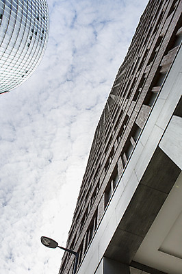 포토 JPG 주간 구름 로우앵글 하늘 사람없음 야외 건물 국내포토 자연요소 건축물 뷰포인트 파일형식