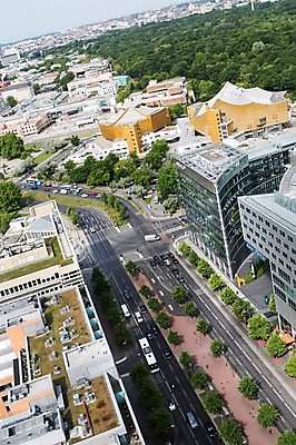 포토 JPG 주간 나무 해외풍경 해외 유럽 도로 유럽풍경 자동차 독일 풍경 사람없음 야외 건물 도시 베를린 국내포토 자연요소 식물 건축물 나라 길 육상교통 교통시설 파일형식