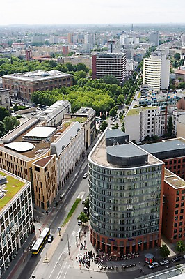 포토 JPG 주간 해외풍경 해외 유럽 도로 유럽풍경 독일 풍경 사람없음 야외 건물 도시 베를린 국내포토 자연요소 건축물 나라 길 교통시설 파일형식