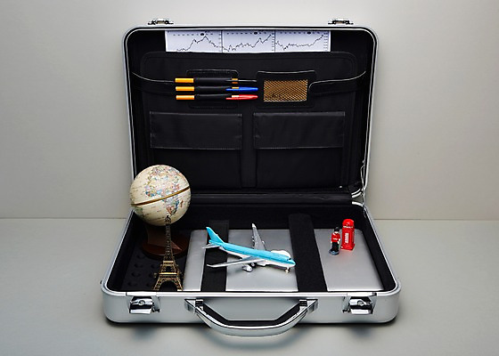 포토 JPG 스튜디오촬영 여행 서류가방 비즈니스 비행기 실내 사람없음 미니어처 오브젝트 출장 준비물 국내포토 가방 항공교통 대중교통 내부 모형 파일형식