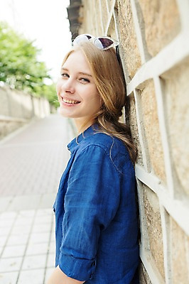 포토 JPG 주간 서양인 외국인 백인 여자 여유 벽 여행 거리 한명 웃음 사람 상반신 20대 성인 야외 옆모습 아웃포커스 선글라스 여행객 기댐 즐거움 인사동 여자만 여자한명만 성인여자만 청년만 청년여자만 성인한명만 청년여자한명만 성인여자한명만 성인만 국내포토 자연요소 1 감정 안경 뷰포인트 모션 서울 촬영기법 표정 인종 청년 파일형식