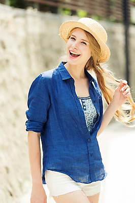 포토 JPG 주간 서양인 외국인 백인 모자 여자 여유 여행 포즈 거리 한명 서기 웃음 사람 상반신 20대 성인 야외 아웃포커스 여행객 즐거움 인사동 여자만 여자한명만 성인여자만 청년만 청년여자만 성인한명만 청년여자한명만 성인여자한명만 성인만 국내포토 자연요소 1 잡화 감정 모션 서울 촬영기법 표정 인종 청년 파일형식