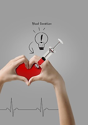 PSD 편집 편집이미지 손 의료기기 포토일러 주사기 한명 손짓 타이포그라피 신체부위 치료 하트 디지털합성 이미지편집 모양 문자 1 의학 모션 사람 파일형식