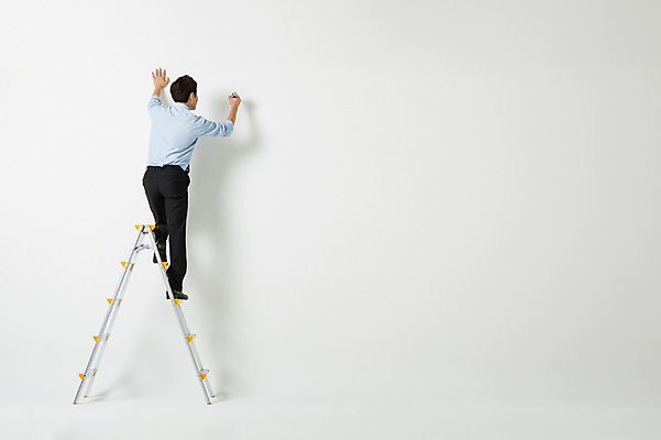 포토 JPG 스튜디오촬영 전신 남자 비즈니스 사다리 모션 안내 프레임 실내 한명 서기 들기 사람 동양인 정장 성인 뒷모습 30대 한국인 비즈니스맨 알림 보드마카 남자만 남자한명만 성인남자만 성인한명만 성인남자한명만 장년만 장년남자만 장년남자한명만 성인만 국내포토 1 옷 뷰포인트 인종 내부 장년 펜 도구 직장인 파일형식