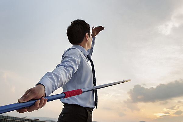 포토 JPG 주간 남자 창 비즈니스 모션 하늘 한명 서기 들기 사람 동양인 정장 손짓 상반신 성인 야외 30대 한국인 비즈니스맨 남자만 남자한명만 성인남자만 성인한명만 성인남자한명만 장년만 장년남자만 장년남자한명만 성인만 국내포토 자연요소 1 옷 무기 인종 장년 직장인 파일형식