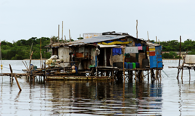포토 JPG 해외이미지 아시아 바다 여행 지붕 낚시 주택 사람없음 물 가난 대나무 통조림 해외202004 해외포토 자연요소 나무 나라 컨셉 레저 건물 파일형식 이미지허브