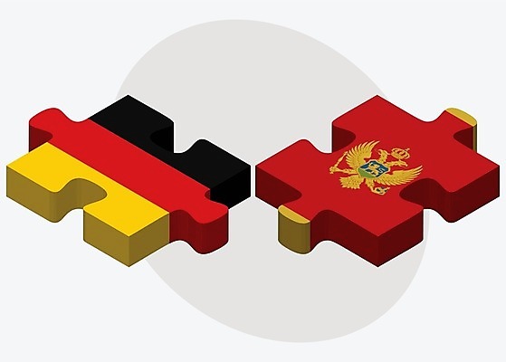 EPS 해외이미지 유럽 조각 컨셉 일러스트 비즈니스 관계 협력 함께함 독일 사람 그래픽 3D 깃발 퍼즐 연결 결합 접속 오브젝트 흰배경 베를린 나눔 해결 고립 공화국 몬테네그로 전국 정부 정치 통일 해외202004 해외일러스트 나라 백그라운드 흰색 디지털합성 파일형식 벡터 이미지허브