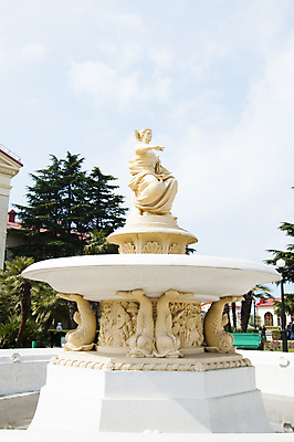 포토 JPG 해외이미지 손 바다 패턴 의자 탁자 하늘 바닥 어류 미술 사람없음 조각상 반사 흰색 역 방향 오브젝트 천장 샹들리에 천연기념물 해외202004 해외포토 컬러 가구 무늬 교통시설 문화예술 조명 신체부위 조형물 수중동물 파일형식 이미지허브