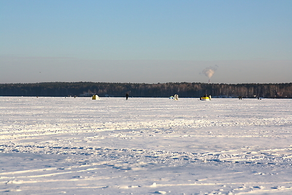 포토 JPG 해외이미지 라이프스타일 남자 호수 백그라운드 겨울 자연 낚시 어류 사람 앉기 사람없음 물 파란색 햇빛 냉동 얼음 장비 추위 흰색 어부 낚시꾼 해외202004 해외포토 자연요소 직업 계절 컬러 모션 레저 생활 태양 수중동물 생태계 파일형식 이미지허브