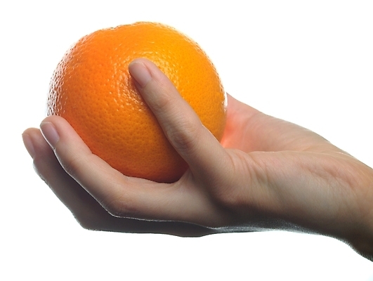 포토 JPG 해외이미지 1 손 음식 조각 백그라운드 다이어트 오렌지 과일 부분 자연 귤 건강 식이요법 선물 사람없음 노란색 주스 활발 흰색 신선 원형 달콤 맛 먹기 피부 묘사 싱글 상쾌 유기농 칼로리 내추럴 고립 숙성 완벽 이국적 제의 해외202004 해외포토 도형 웰빙 감정 음료 컬러 컨셉 모션 신체부위 생태계 파일형식 이미지허브