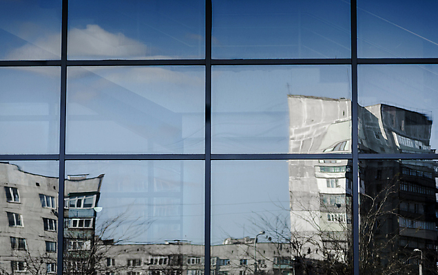 포토 JPG 해외이미지 건축양식 창문 추상 거리 주택 사람없음 건물 반사 거울 도시 왜곡 해외202004 해외포토 건축물 건축 무늬 파일형식 이미지허브
