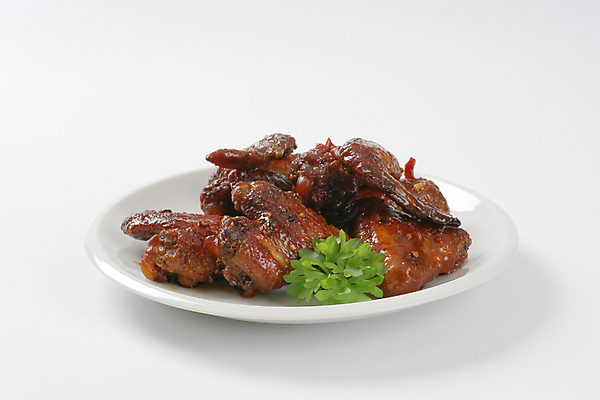 포토 JPG 해외이미지 스튜디오촬영 음식 요리 사람없음 치킨 그릴 바비큐 굽기 준비 매움 후추 꿀 닭날개 절임 해외202004 해외포토 주방용품 실내 닭고기 맛 구이 향신료 닭고기요리 파일형식 생활용품 컨셉 육류 내부 향미료 식재료 양념 오브젝트 이미지허브