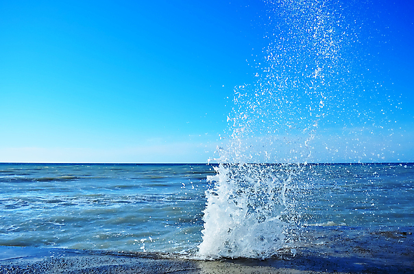 포토 JPG 해외이미지 파도 바다 자연 바람 날씨 해변 사람없음 가로 물 파란색 항구 힘 거품 손상 분노 신선 황무지 가장자리 떨어짐 위험 분무기 단절 때리기 콘크리트 투쟁 힘찬 해외202004 해외포토 자연요소 감정 컬러 컨셉 교통시설 모션 둘레 생태계 파일형식 이미지허브