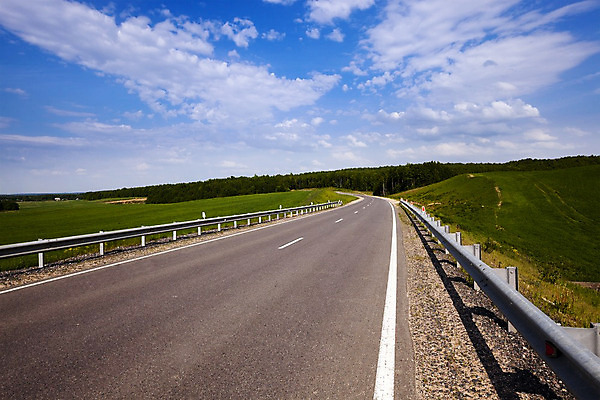 포토 JPG 해외이미지 유럽 도로 길 선 여행 밭 곡선 교통시설 자연 하늘 풍경 사람없음 야외 초록색 여름 파란색 환경 침묵 운전 차도 자유 시골 오픈 고속도로 중앙 아스팔트 방향 언덕 속도 장면 멀리 교외 길가 넘어짐 방법 직진 소멸 해외202004 해외포토 계절 나라 컬러 교통 컨셉 농업 모션 소리 시설 생태계 파일형식 이미지허브