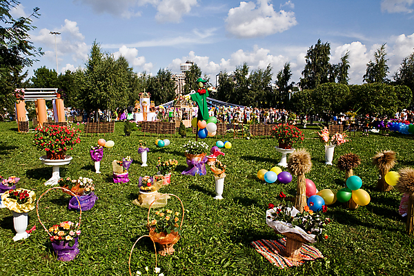 포토 JPG 해외이미지 식물 구름 디자인 꽃 꽃다발 잎 꽃무늬 패턴 농업 자연 미술 잔디 사람없음 빨간색 초록색 여름 환경 보라색 벚꽃 흰색 선택 수집 심플 해외202004 해외포토 자연요소 계절 산업 컬러 컨셉 무늬 문화예술 생태계 파일형식 이미지허브