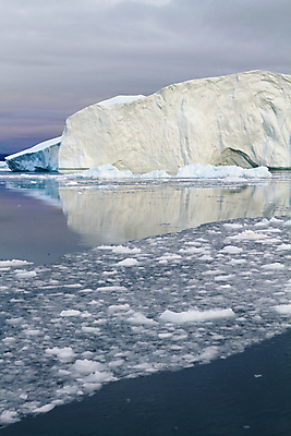 포토 JPG 해외이미지 바다 자연 하늘 풍경 사람없음 물 파란색 컬러풀 햇빛 반사 노란색 얼음 일몰 추위 흰색 재산 북극 빙하 빙산 북쪽 대서양 그린란드 해외202004 해외포토 자연요소 컬러 섬 덴마크 금융 태양 노을 극지방 방향 생태계 파일형식 이미지허브