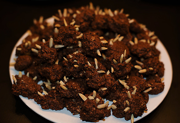 포토 JPG 해외이미지 전통 접시 계절 음식 빵 백그라운드 크리스마스 탁자 휴가 디저트 주택 요리 사람없음 목재 장식 갈색 쿠키 과자 케이크 축제 침묵 빵집 견과류 흰색 축하 달콤 맛 설탕 굽기 아로마 아몬드 향 버터 페스츄리 핸드메이드 해외202004 해외포토 나무 식기 기념일 컬러 가구 컨셉 재료 건물 상점 소리 구이 파일형식 이미지허브