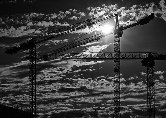 포토 JPG 해외이미지 구름 산업 비즈니스 하늘 파노라마 풍경 사람없음 야외 경제 햇빛 황혼 일몰 새벽 장비 건설현장 도시 땅 기중기 타운 해외202004 해외포토 자연요소 건설업 촬영기법 태양 노을 중장비 파일형식 이미지허브