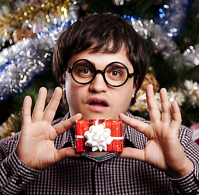 포토 JPG 해외이미지 나무 남자 행복 안경 크리스마스 인터넷 장난 휴가 새로움 선물 한명 소년 상자 산타클로스 축제 놀람 기쁨 잡기 큼 연도 만족 호기심 초대 패키지 전나무 적재 해외202004 해외포토 식물 1 잡화 기념일 감정 어린이 컨셉 모션 표정 사람 크기 파일형식 이미지허브