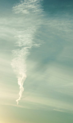 포토 JPG 해외이미지 구름 건축물 로우앵글 백그라운드 하늘 사람없음 파란색 컬러풀 햇빛 부드러움 블러 터키석 해외202004 해외포토 자연요소 건축 뷰포인트 컬러 태양 감각 보석 파일형식 이미지허브