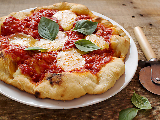 포토 JPG 해외이미지 전통 음식 잎 토마토 치즈 피자 패스트푸드 요리 사람없음 가로 이탈리아 껍질 시골 폐기물 굽기 속도 심플 바질 마르게리타피자 모짜렐라치즈 해외202004 해외포토 식물 유럽 채소 유제품 서양음식 인스턴트 쓰레기 구이 파일형식 이미지허브