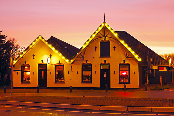 포토 JPG 해외이미지 건축양식 거리 주택 사람없음 야외 황혼 일몰 시골 네덜란드 해외202004 해외포토 건축 유럽 건물 노을 파일형식 이미지허브