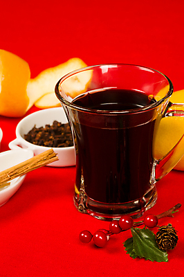 포토 JPG 해외이미지 전통 음료 크리스마스 오렌지 유리 따뜻함 사람없음 빨간색 세로 알코올 뜨거움 레몬 향신료 향기 성분 시나몬 해외202004 해외포토 기념일 컬러 과일 재질 냄새 향미료 파일형식 이미지허브