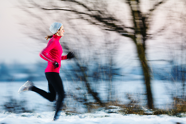 포토 JPG 해외이미지 백인 1 라이프스타일 여자 스포츠 겨울 모션 자연 날씨 건강 한명 사람 성인 야외 운동복 청춘 달리기 조깅 운동 활발 장비 기차 에너지 추위 가을 흰색 소프트포커스 연습 마라톤 달리기선수 혼자 해외202004 해외포토 서양인 옷 계절 육상교통 컬러 컨셉 대중교통 촬영기법 경기 생활 육상스포츠 생태계 육상선수 파일형식 이미지허브
