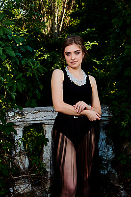 포토 JPG 해외이미지 백인 라이프스타일 헤어스타일 드레스 여자 얼굴 신발 신체 갈색머리 한명 사람 야외 섹시 유행 가운 투명 화려 고급 우아함 피부 화창 스타일 성인여자만 해외202004 해외포토 서양인 1 옷 컨셉 날씨 생활 신체부위 여자만 성인만 파일형식 이미지허브