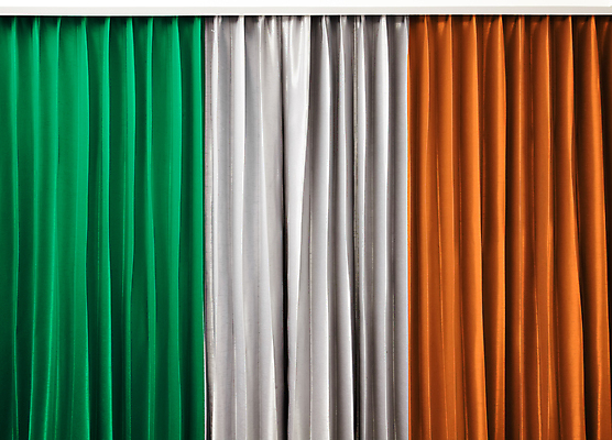 포토 JPG 해외이미지 접시 디자인 파도 백그라운드 패턴 곡선 일러스트 침구 벽지 바람 추상 사람없음 빛 유행 흰색 직물 커튼 주름 고급 우아함 은색 매끈함 실크 질감 웨이브 열정 부드러움 시트 굴곡 깊이 접기 해외202004 해외포토 자연요소 식기 감정 선 바다 컬러 컨셉 무늬 모션 날씨 감각 파일형식 이미지허브