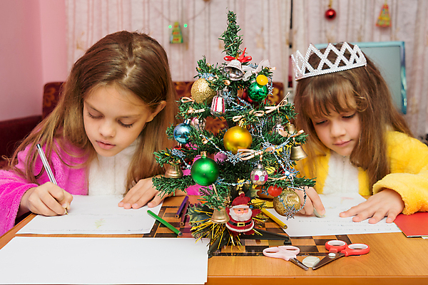 포토 JPG 해외이미지 어린이 잎 크리스마스 2 탁자 왕관 새로움 주택 창조 선물 요리 두명 독서 크리스마스트리 산타클로스 환경 희망 기록 그리기 메시지 선택 저녁 편지 연도 그림 열정 소원 언니 클라우스 해외202004 해외포토 식물 기념일 감정 가구 컨셉 가족 모션 사람 건물 야간 자매 파일형식 이미지허브