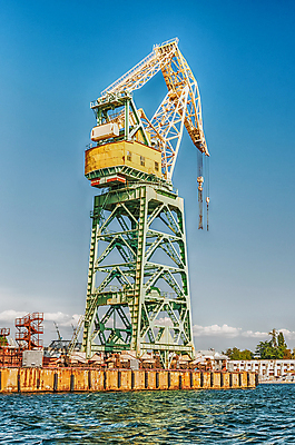 포토 JPG 해외이미지 산업 바다 비즈니스 교통시설 하늘 항해 사람없음 물 파란색 항구 기계 장비 화물 도시 보트 큼 창고 기중기 무역 함선 상업 러시아 해안도시 장면 포트 무거움 로딩 우크라이나 철강 해외202004 해외포토 자연요소 유럽 컬러 교통 배_교통 운송업 중장비 무게 크기 시설 파일형식 이미지허브